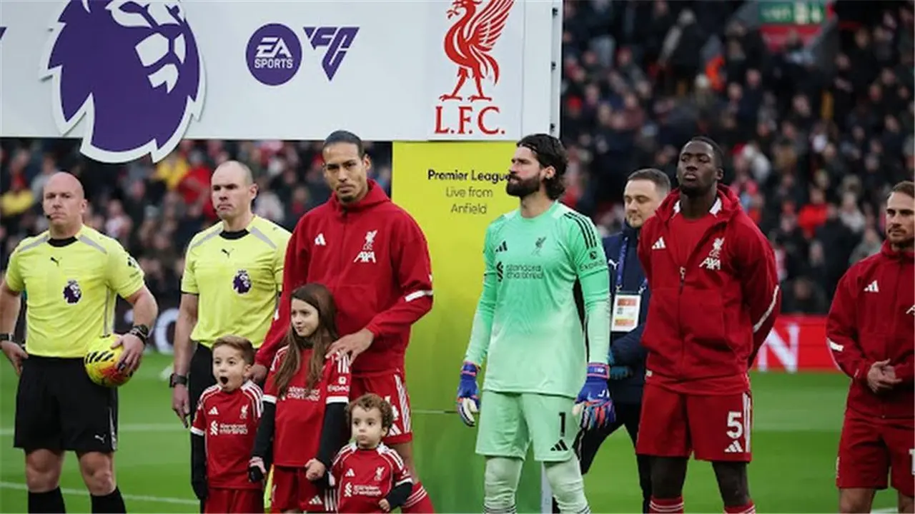 إشادة مؤثرة.. فان دايك يثني على جوتا خلال ليلة تكريمه بليفربول